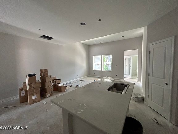 4th image of 371 Trevally Court #7