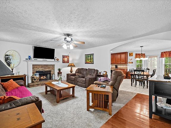 5th image of 439 Fairview Rd