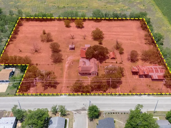 1720 N guadalupe, Seguin, TX 78155