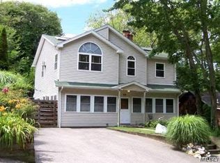 28 Rosewood Rd, Rocky Point, NY 11778