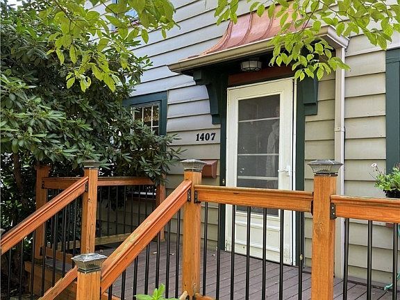 3rd image of 1407 Lynn Park Dr