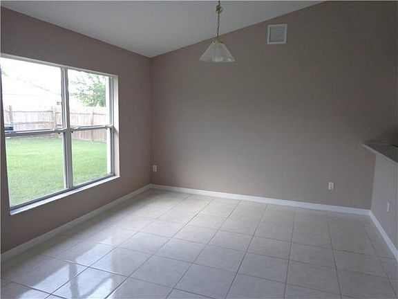 3rd image of 167 SW Starfish Av Avenue