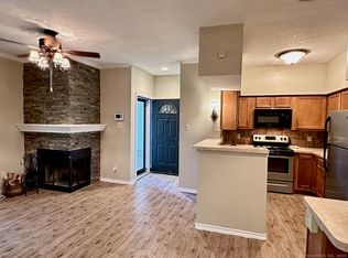 31 High St APT 4107, East Hartford, CT 06118