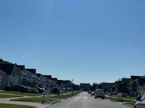 Exterior Neighborhood (street photo)