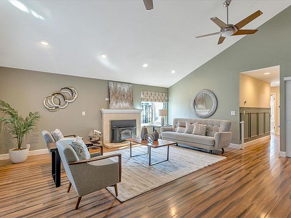 5th image of 4644 Mia Cir