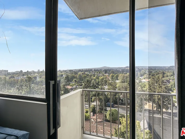 10433 Wilshire Blvd #808 — Photo 20