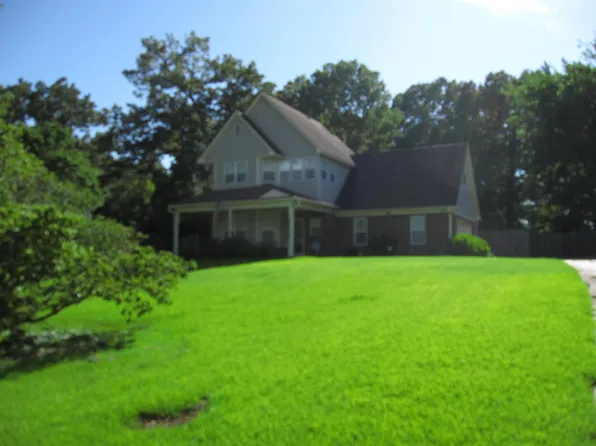 135 Country Forest Dr, Oakland, TN 38060