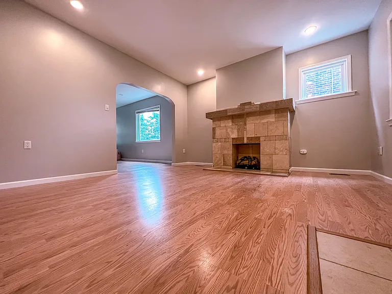 868 Kennebec St — Photo 3