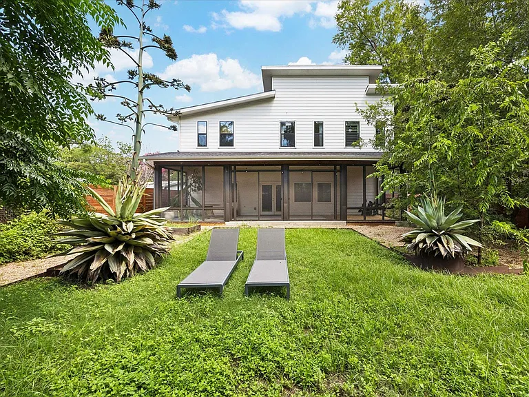4506 Russell Dr #B — Photo 1