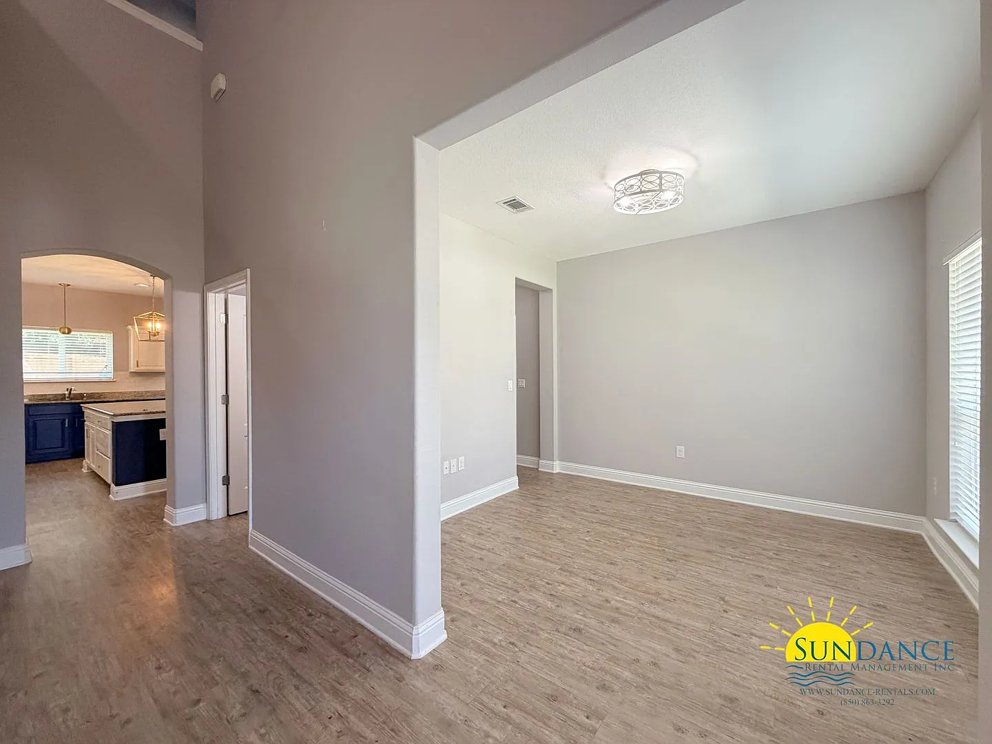 Stunning 4-Bedroom Navarre Home on a Quiet Cul-de-Sac, Minutes from Navarre Beach! — Photo 2