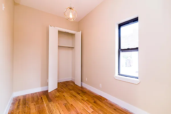 Rented by Nooklyn NYC LLC | media 53