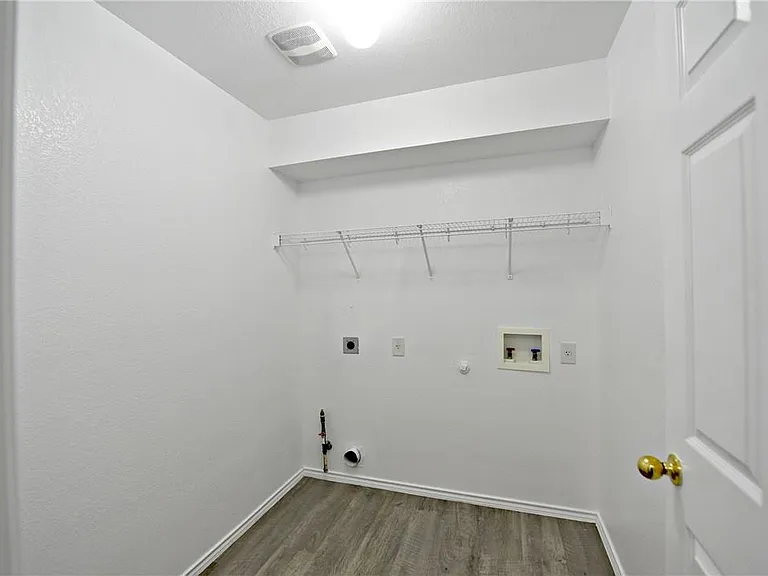 802 Rubles Ct — Photo 21