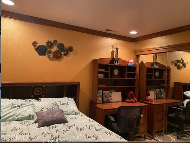 48 Jeanette Way — Photo 10