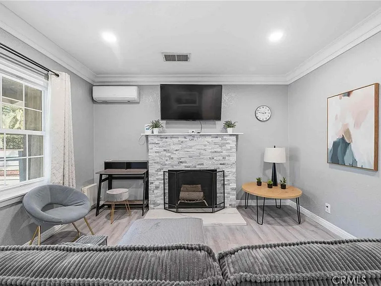 1369 S Euclid Ave — Photo 4