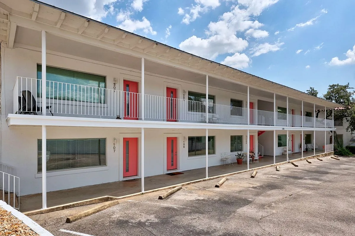 1 bed, 1.0 bath, 650 sqft, $1,695 — Photo 2