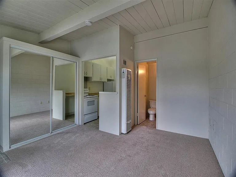 Park West Apartments — Photo 8