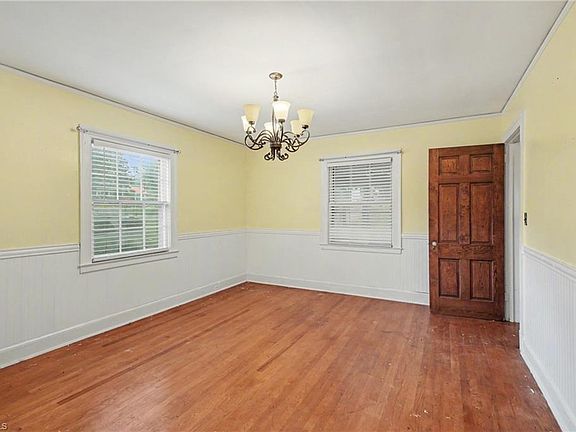3rd image of 112 Erwin St