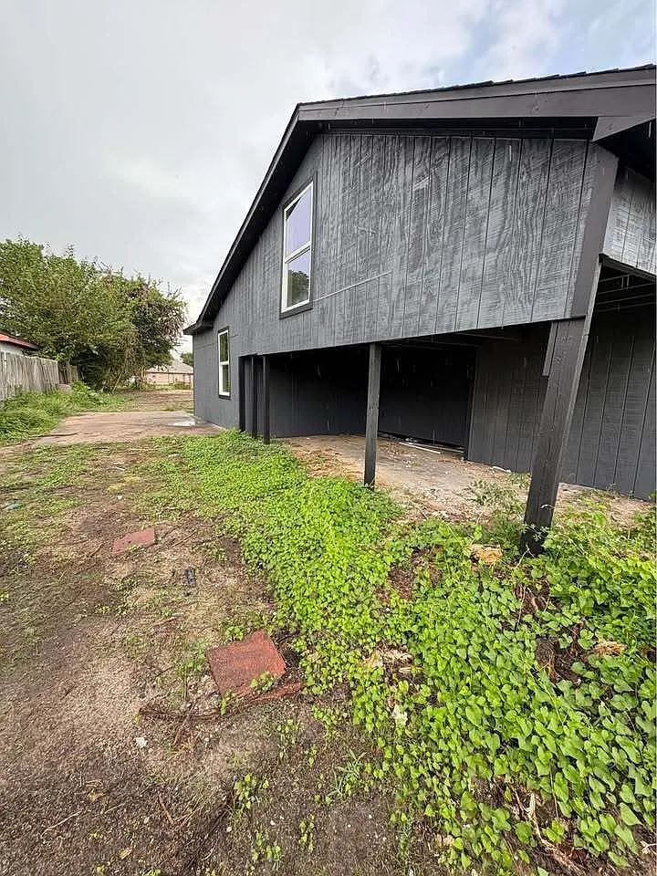 16409 Pecan Street - 1 — Photo 4