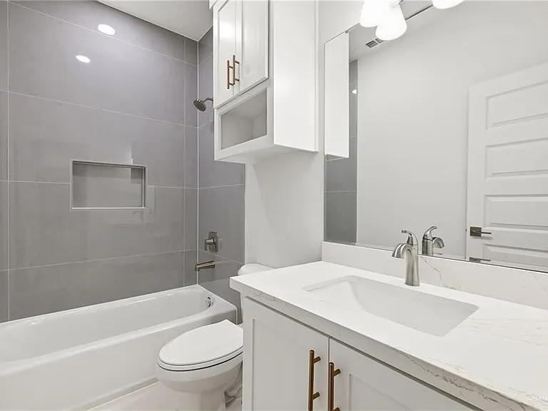 1201 S Waterfall Ave #3 — Photo 12