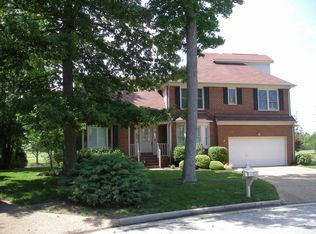 136 Crosspointe Ct, Yorktown, VA 23693