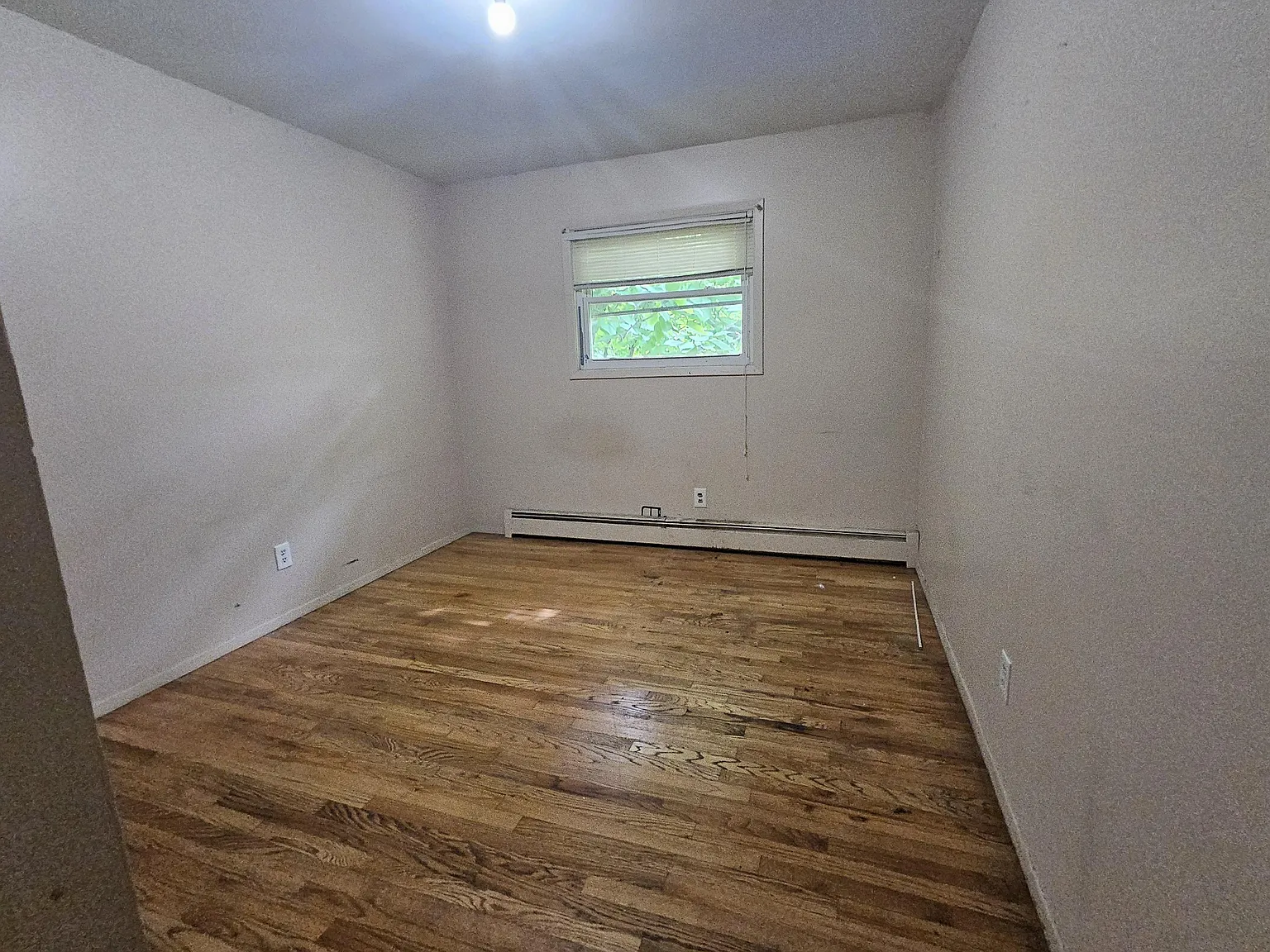 5 bed, 1872 sqft, $3,800 — Photo 3