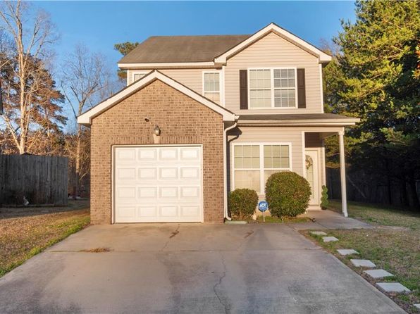 2305 Hackamore Dr, Atlanta, GA 30349