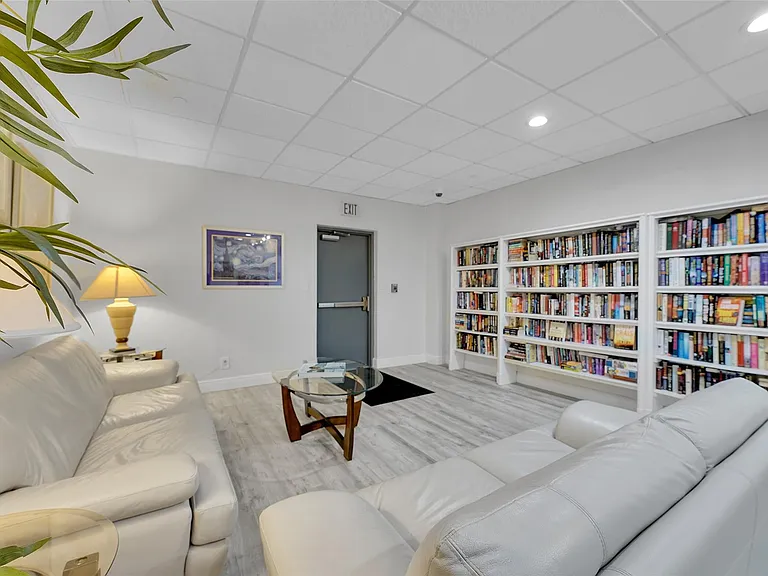 405 N Ocean Blvd #306 — Photo 37