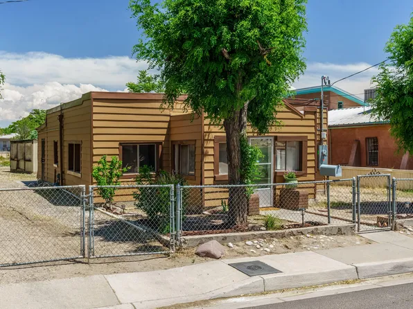 2214 William St SE, Albuquerque, NM 87102