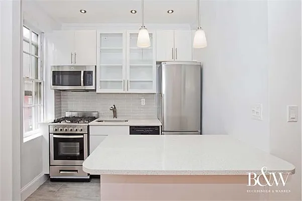 Rented by Buchbinder & Warren | media 12