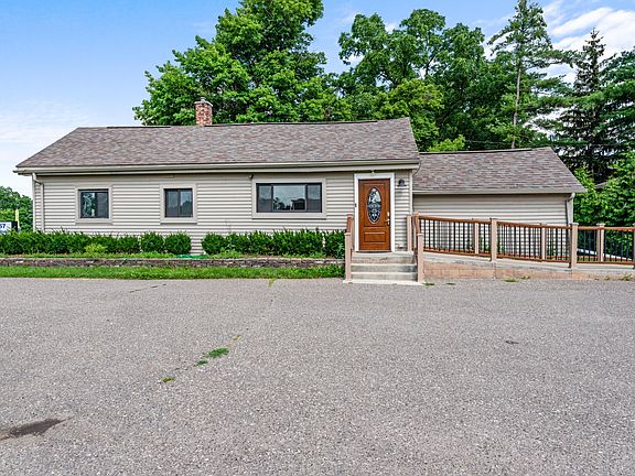 4th image of 56757 Grand River Ave