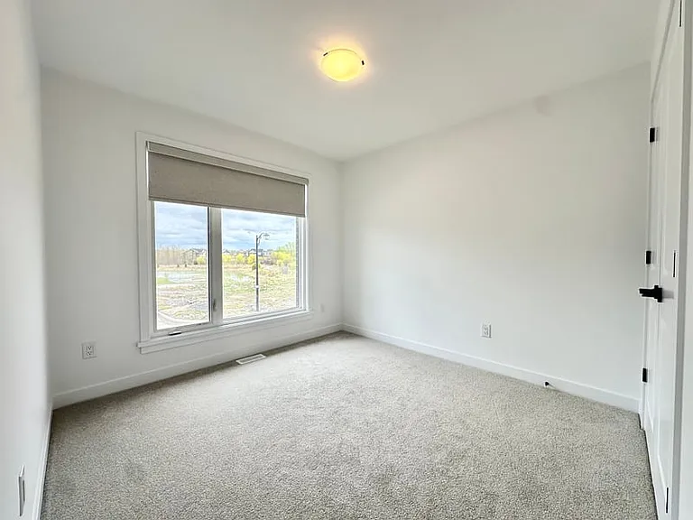 171 Bliss Cres — Photo 11