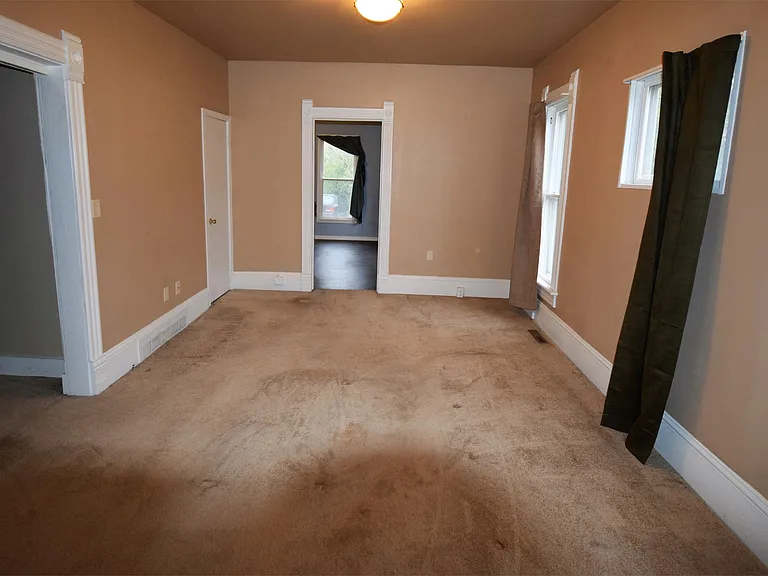 400 Walnut St #1 — Photo 11