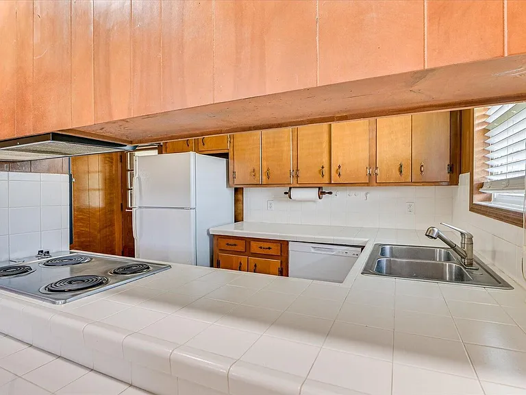 242 Maywood Dr — Photo 9