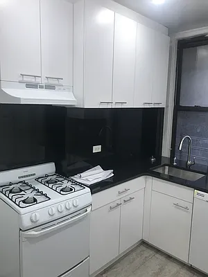 Rented by Everrock Equities | media 18