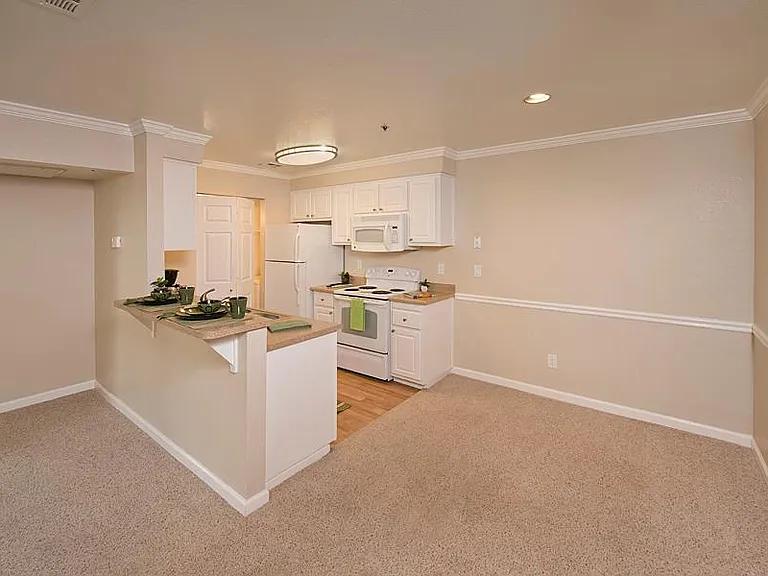 Sterling Heights Apartment Homes — Photo 23