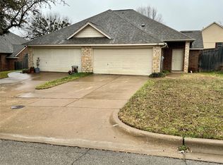 214 Rentz Place Cir, Weatherford, TX 76086
