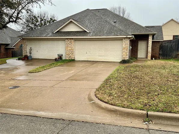 214 Rentz Place Cir, Weatherford, TX 76086