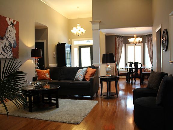 Family Room towards front door