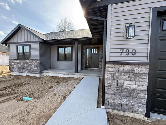 2nd image of 790 TORREY PINES WAY