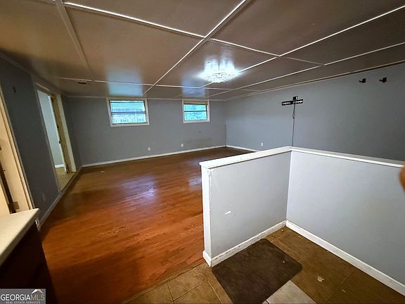3rd image of 5490 Longmeadow Ln