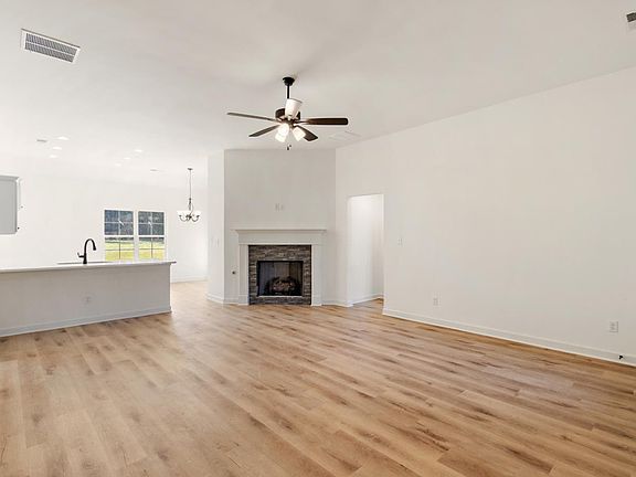 4th image of 6275 Clover Ct