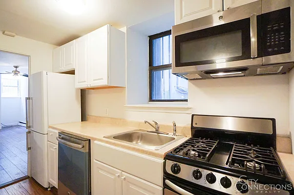 Rented by City Connections Realty | media 36