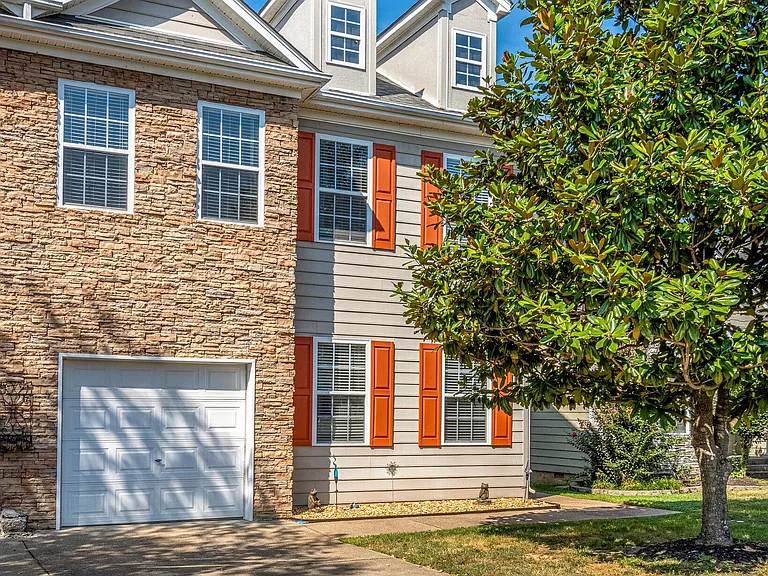 247 Harbor Village Dr — Photo 2