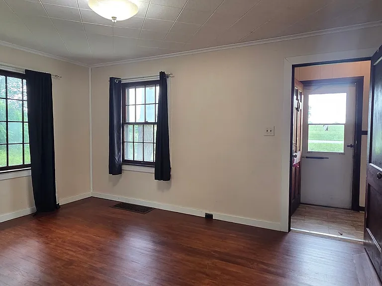 13497 Center Rd — Photo 6