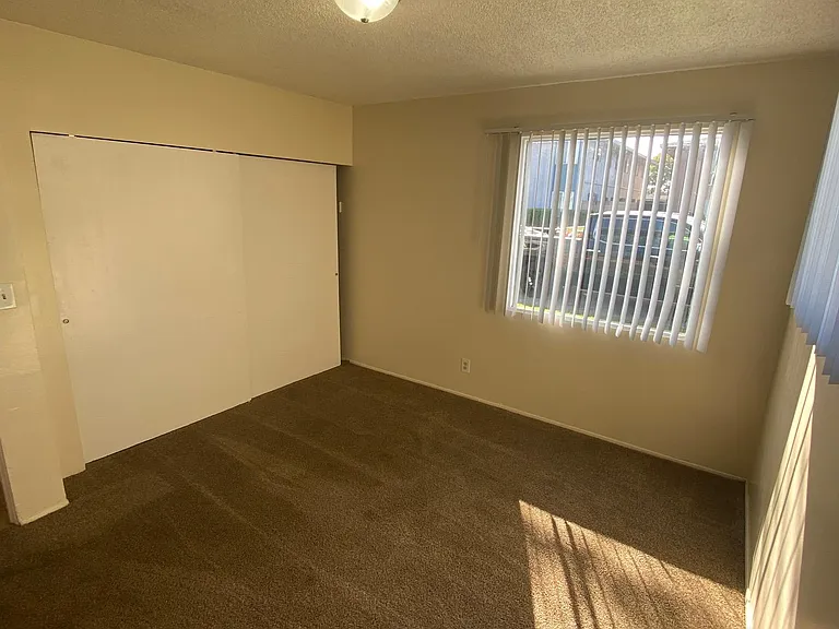 535 E Adams St #15 — Photo 20