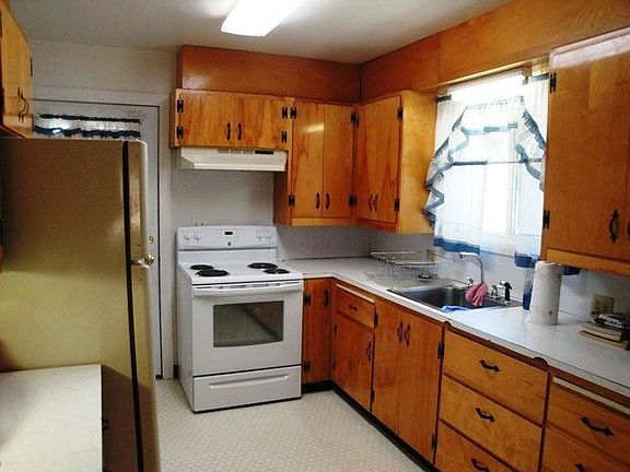 2nd image of 301 W Dayton Ave
