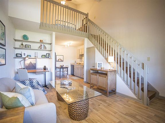 Living Room at Hawthorne Commons, North Carolina, 28403