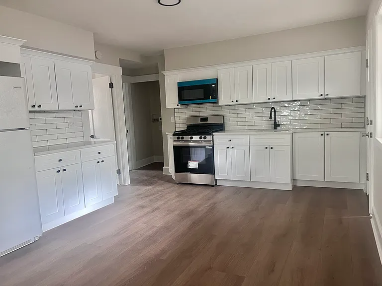 752 Belmont Ave N #3 — Photo 6