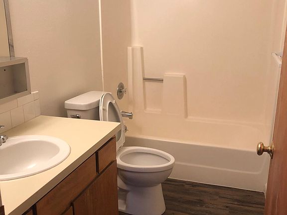 5th image of 1440 Jefferson Ave APT 1