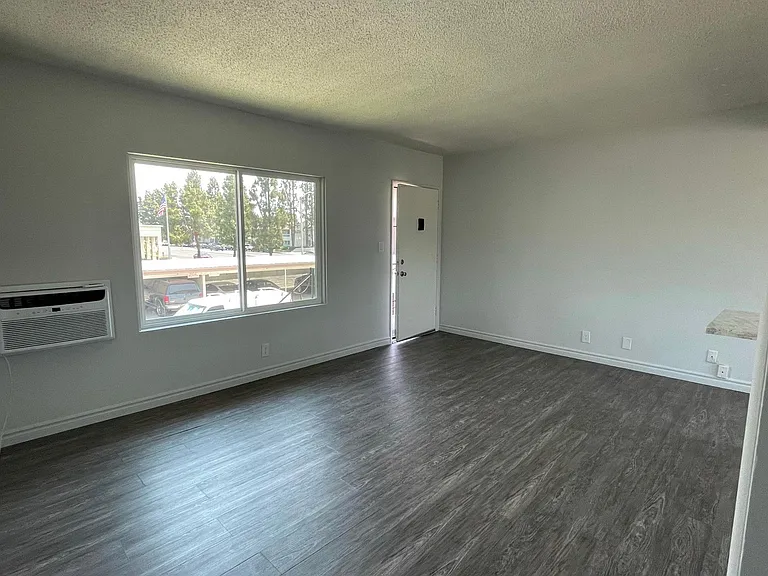 10523 Paramount Blvd #J — Photo 10